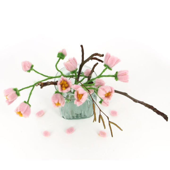 Blume aus Filz, Kirschblüten