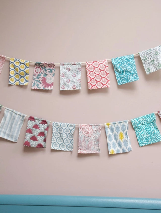 Handbedruckte Wimpelkette - 3 Meter, bunt